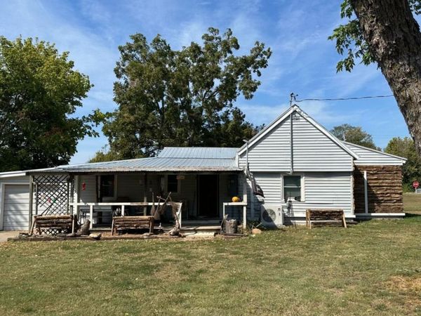 7 Box Street , Arcola, MO 65603