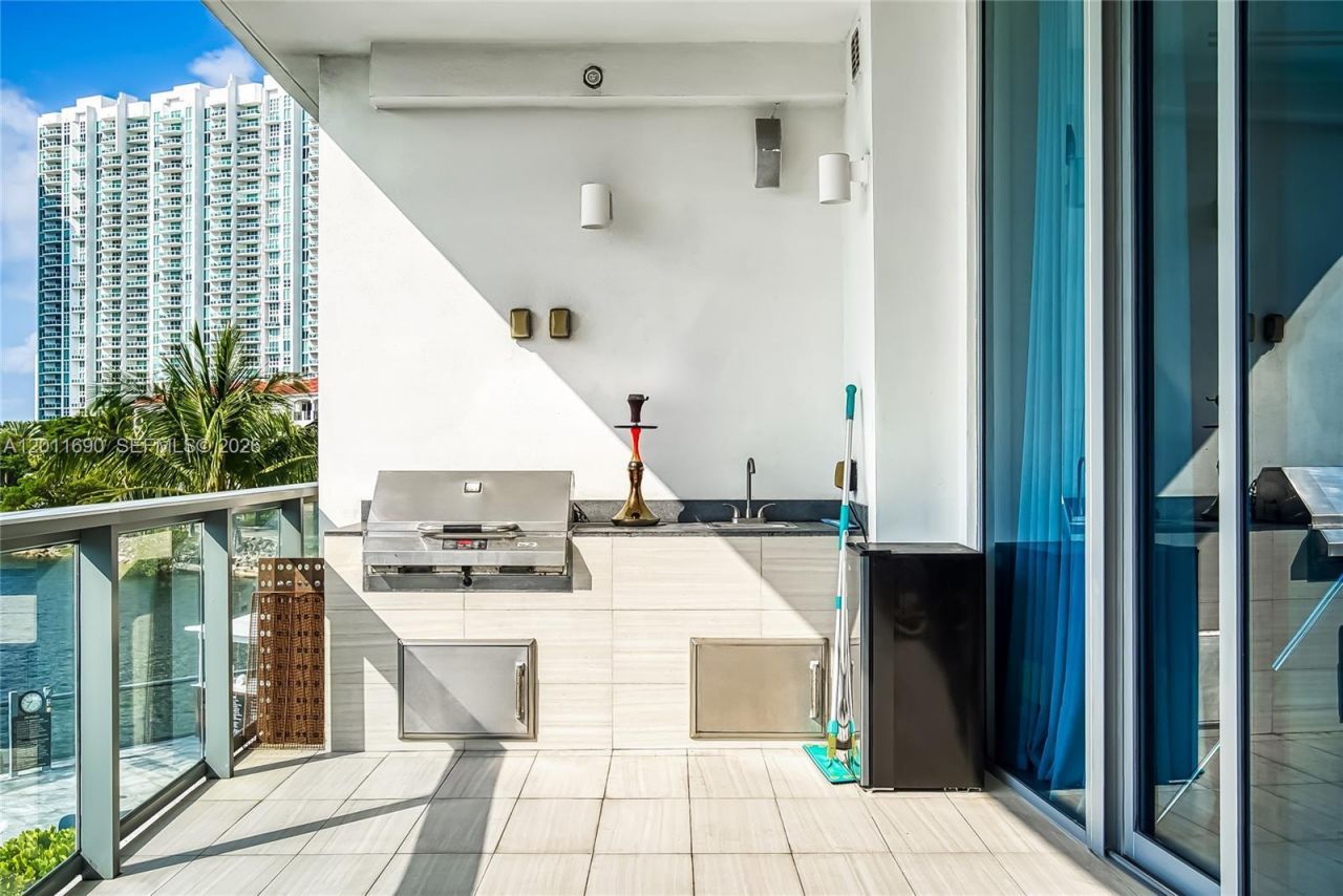 3300 NE 188th St , Unit 216, Aventura, FL 33180 Photo