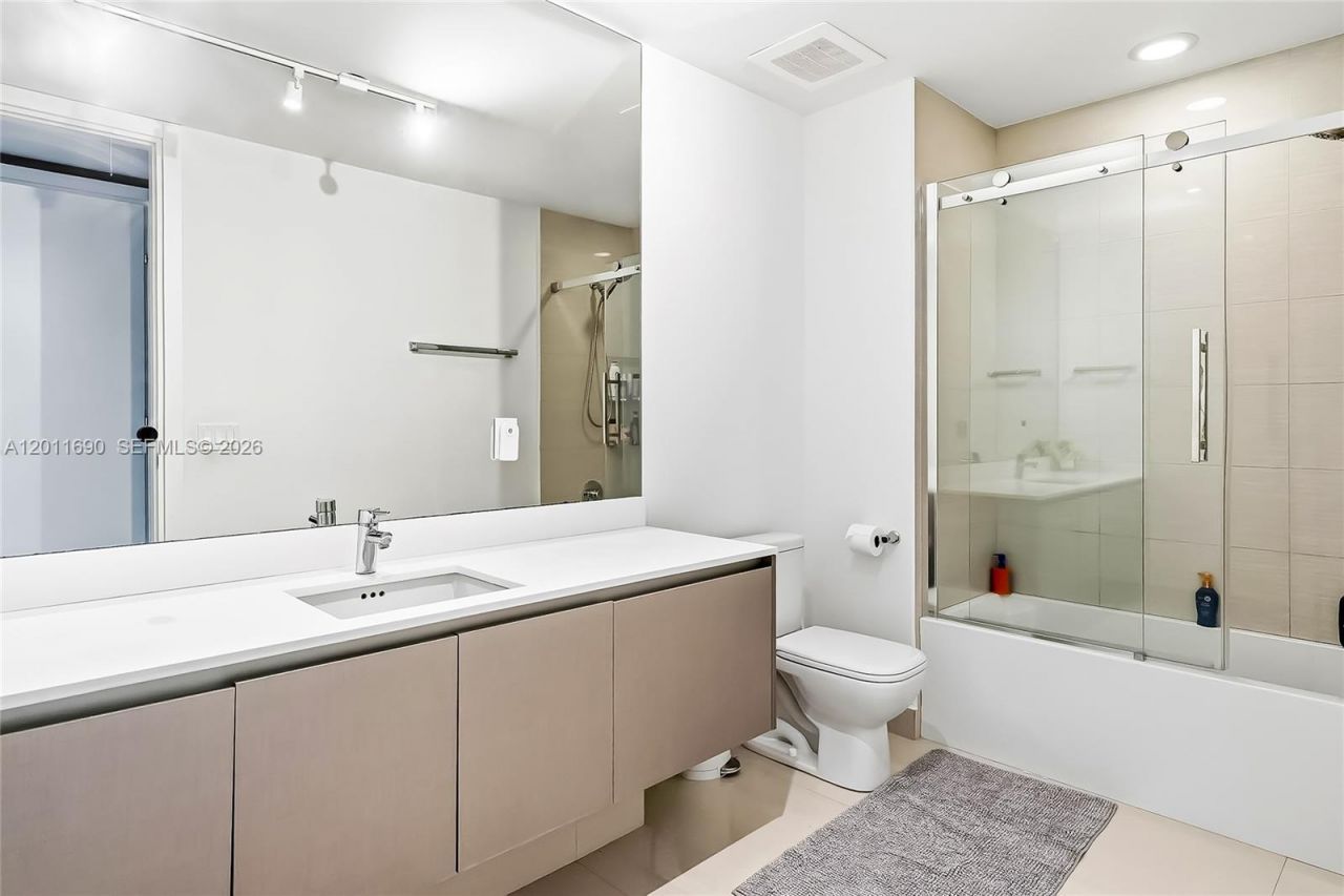 3300 NE 188th St , Unit 216, Aventura, FL 33180 Photo