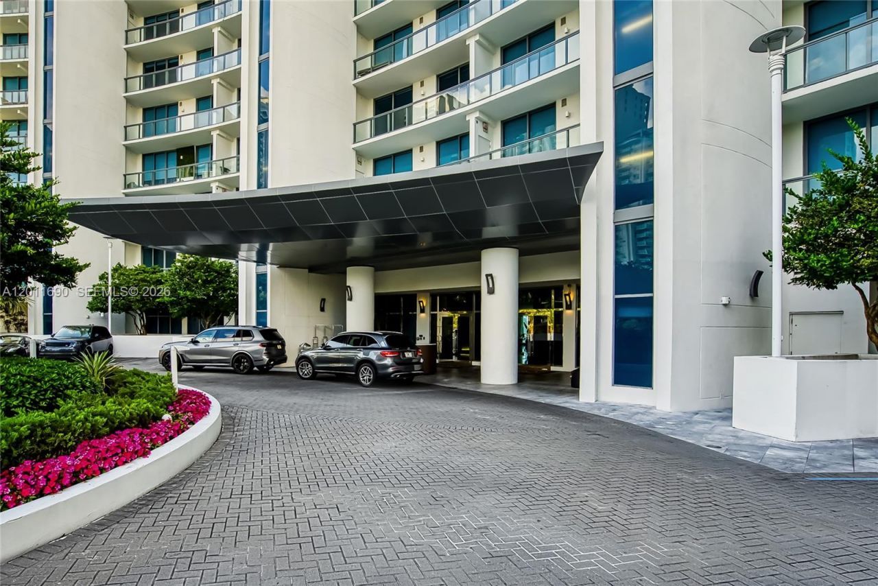 3300 NE 188th St , Unit 216, Aventura, FL 33180 Photo