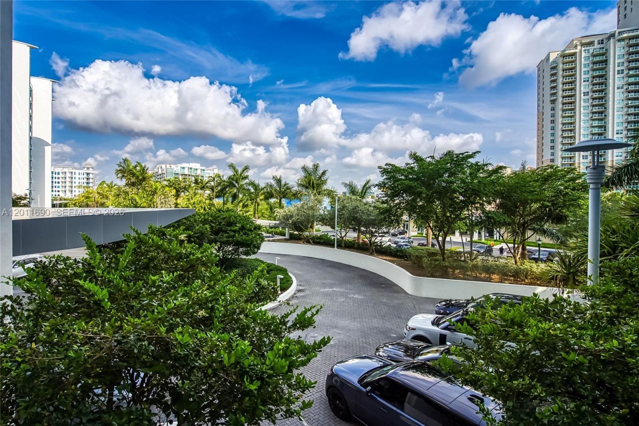 3300 NE 188th St , Unit 216, Aventura, FL 33180 Photo