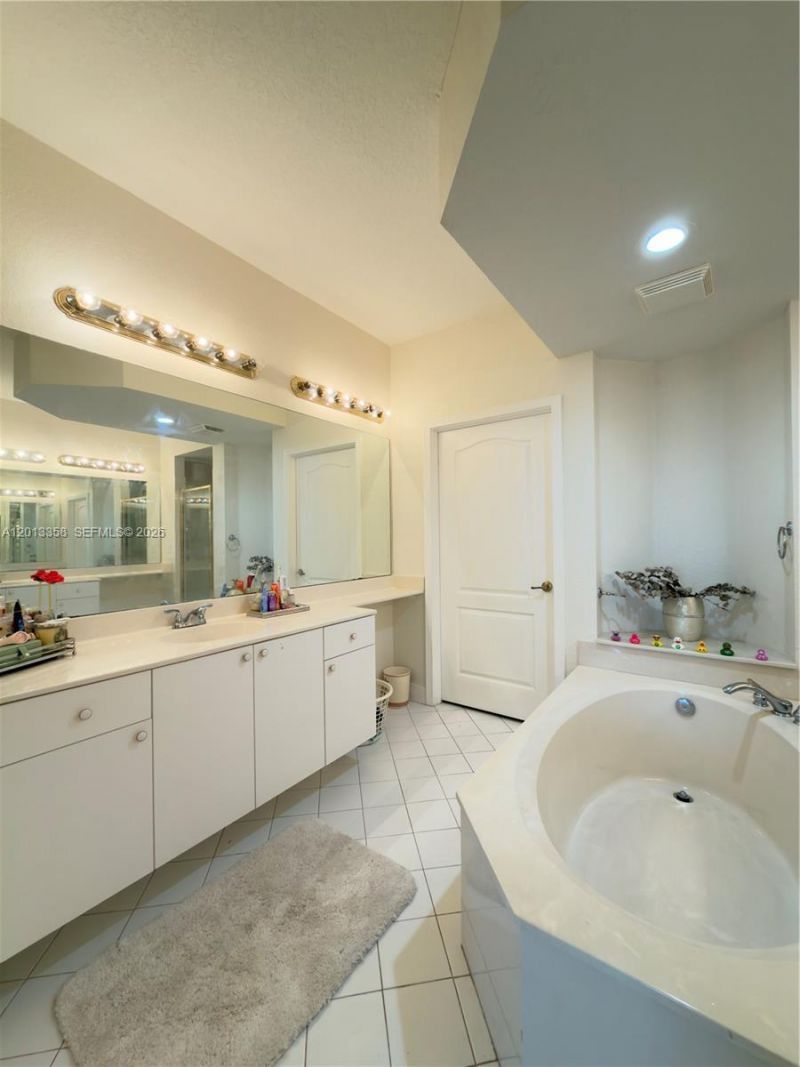 10720 NW 66th St , Unit 510, Doral, FL 33178 Photo