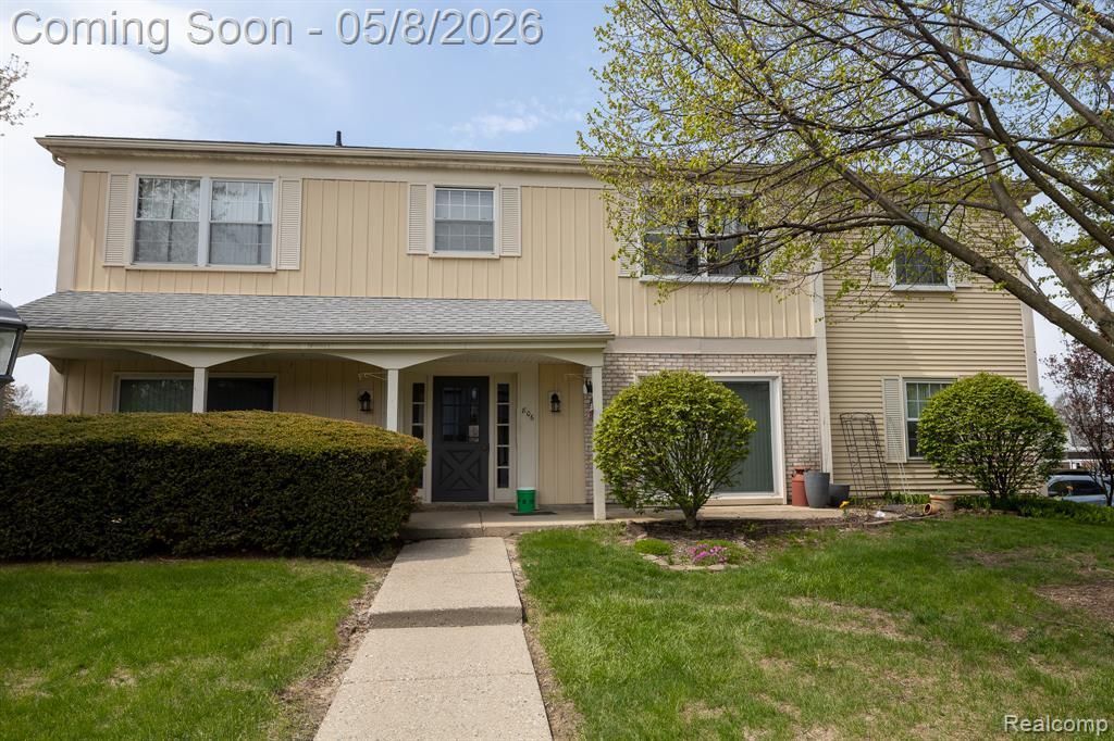 806 Bloomfield Village Boulevard, Auburn Hills, MI 48326 Main Photo