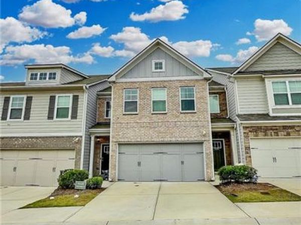 7622 Avalon Boulevard , Fairburn, GA 30213