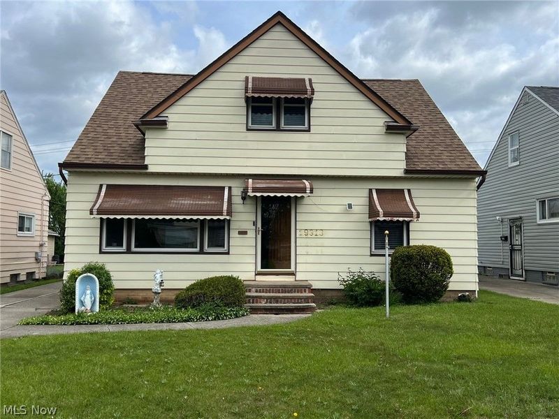 19313 Longview Avenue, Maple Heights, OH 44137 Photo 1