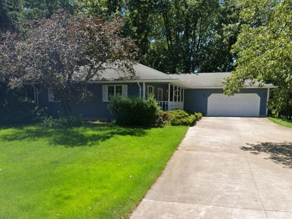 7101 Greenwood Court NW , DeMotte, IN 46310
