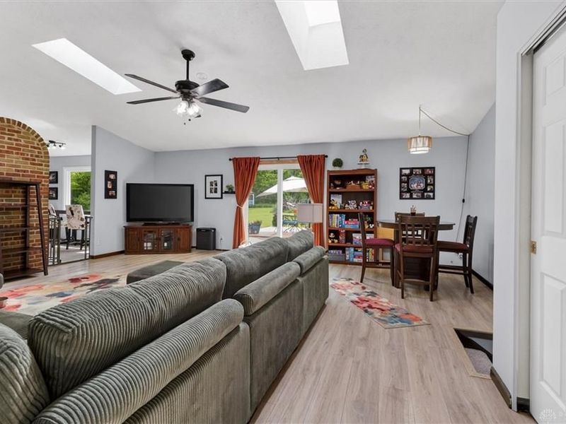 2165 Stewart Road, Sugarcreek Township, OH 45385 Photo 14