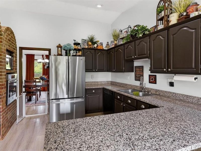 2165 Stewart Road, Sugarcreek Township, OH 45385 Photo 8