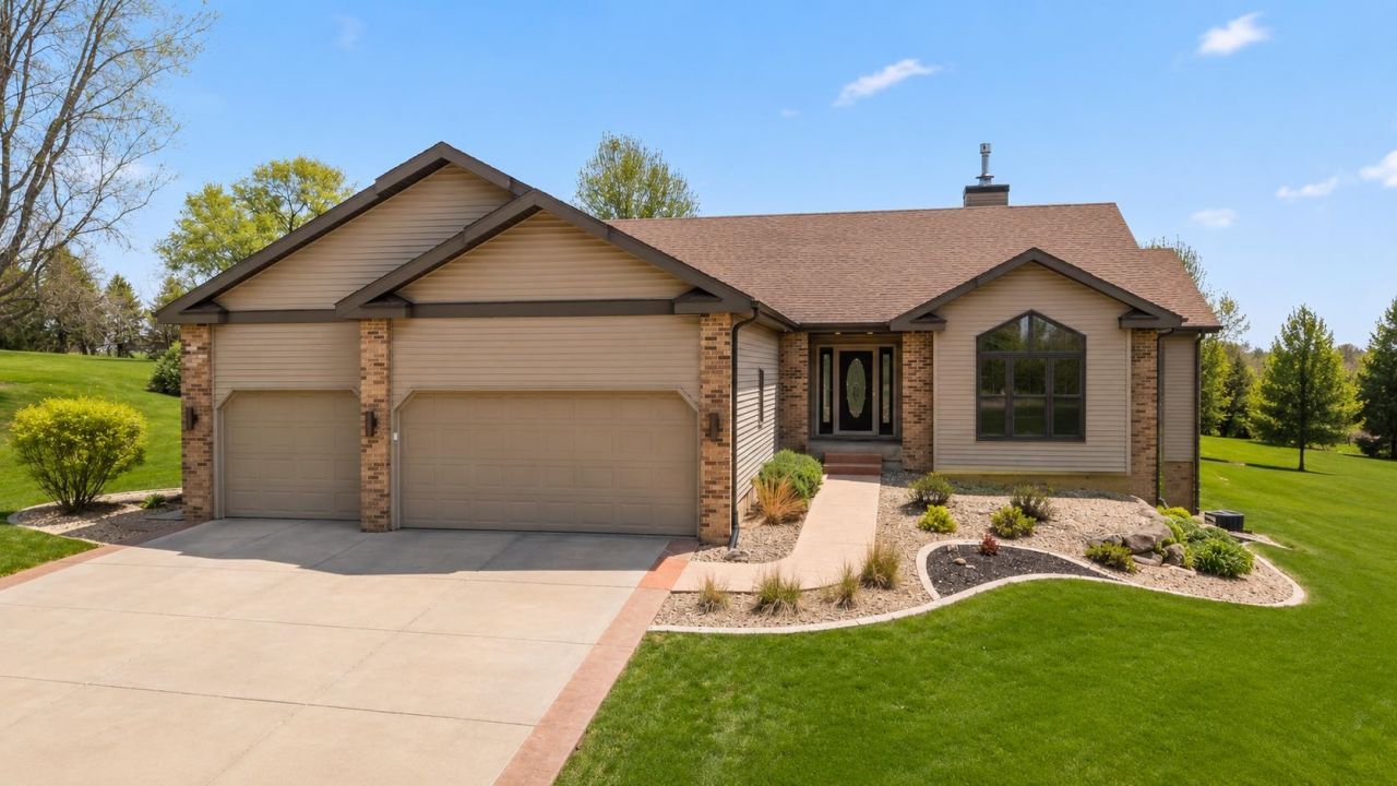 116 Sandy Court, Mount Horeb, WI 53572 Main Photo