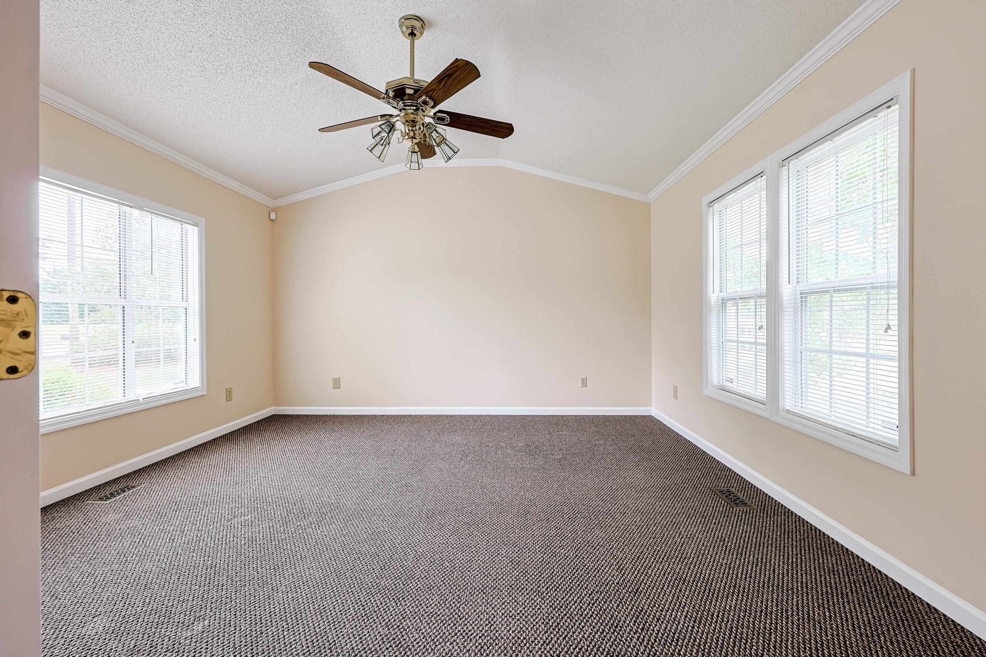 2220 S Island Rd. Photo 23