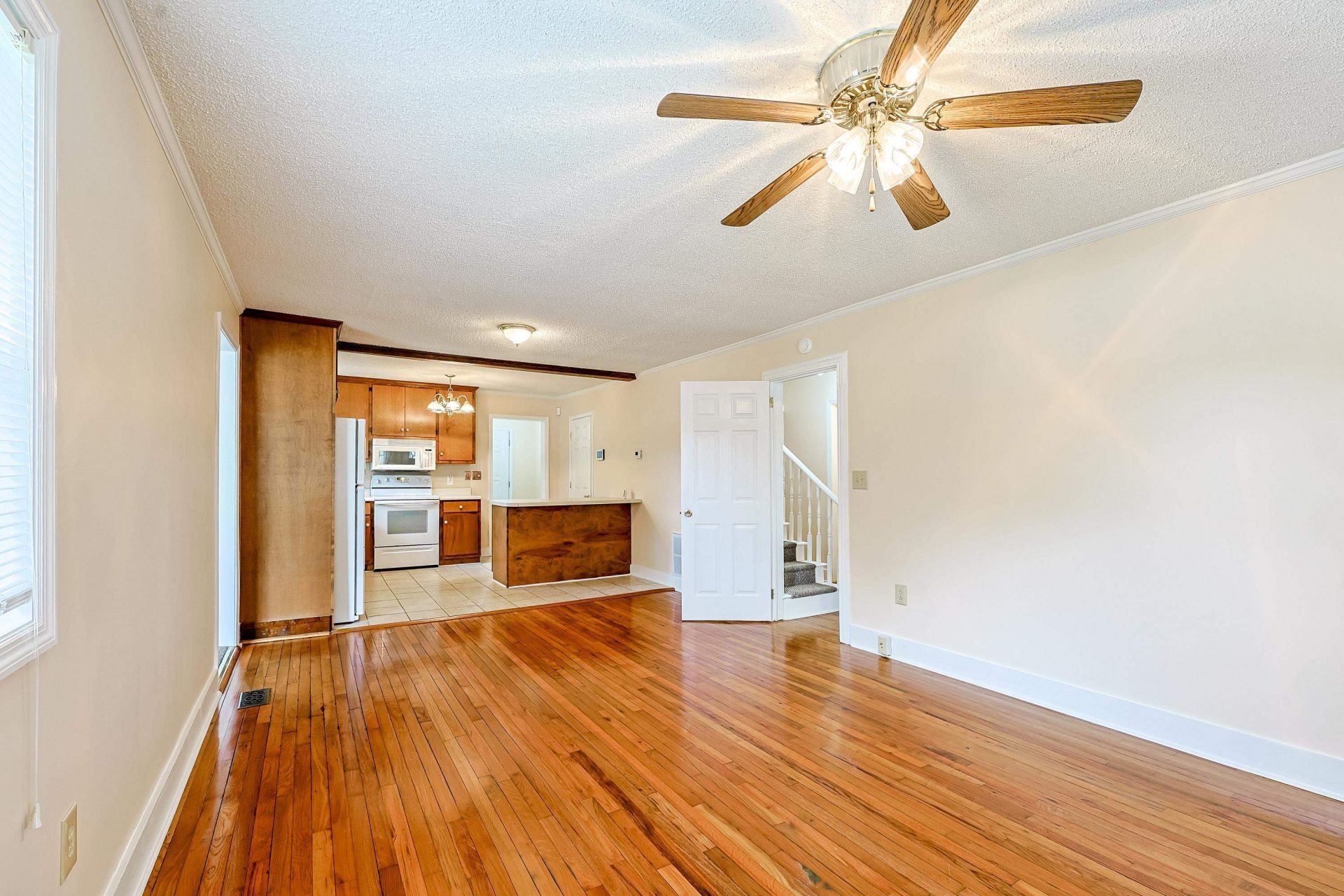 2220 S Island Rd. Photo 4