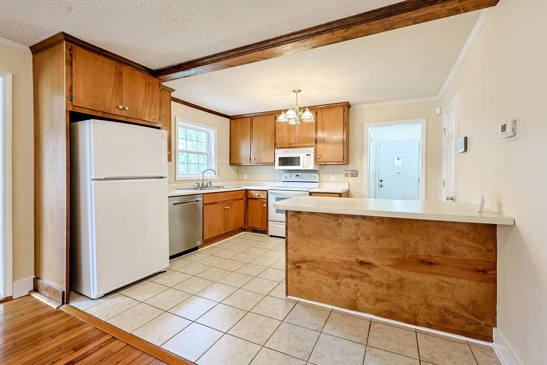 2220 S Island Rd. Photo 7