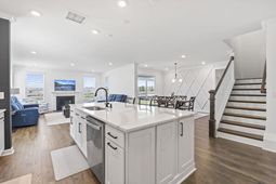 715 Upton Way photo 4