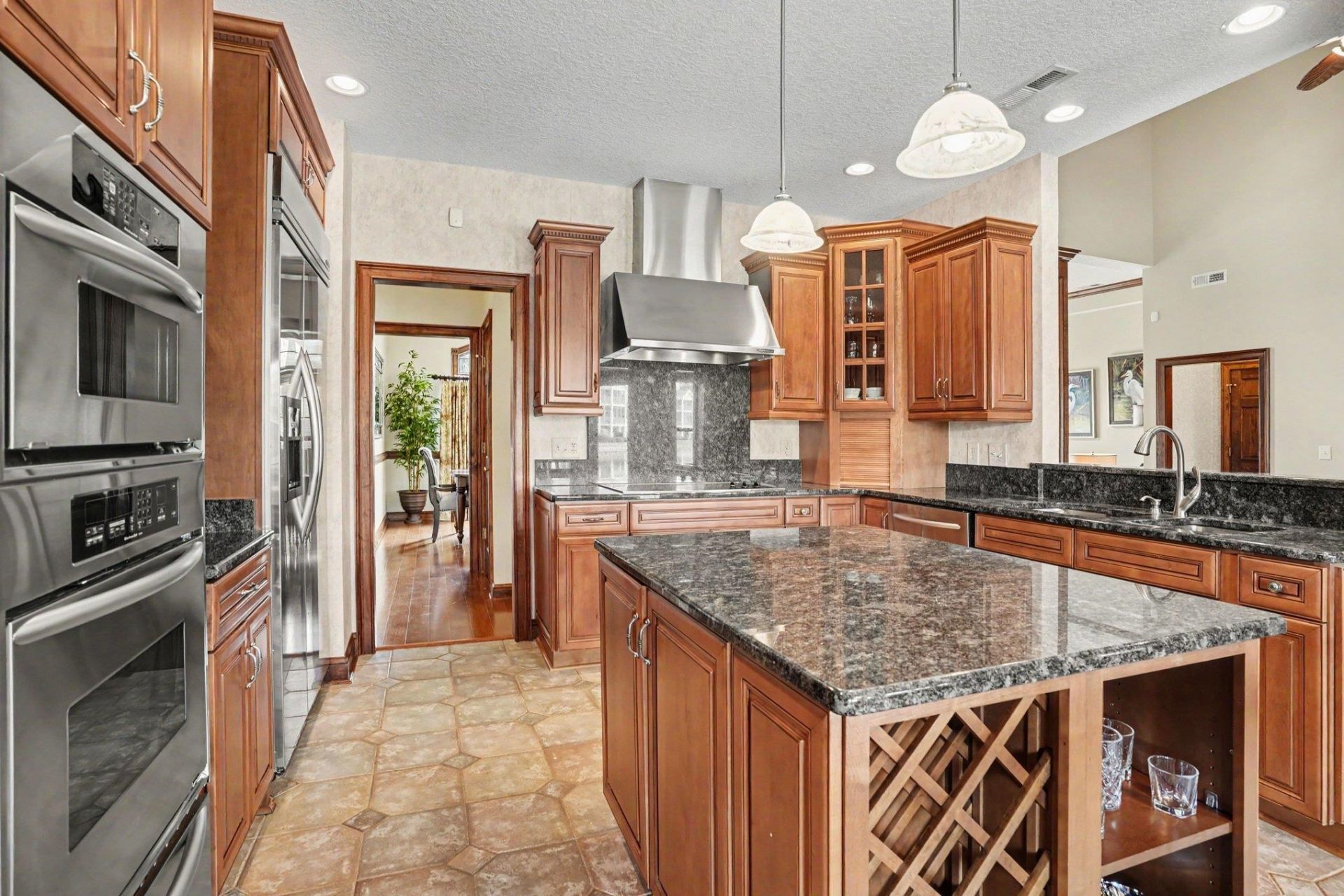 605 Sea Island Way  Photo 14