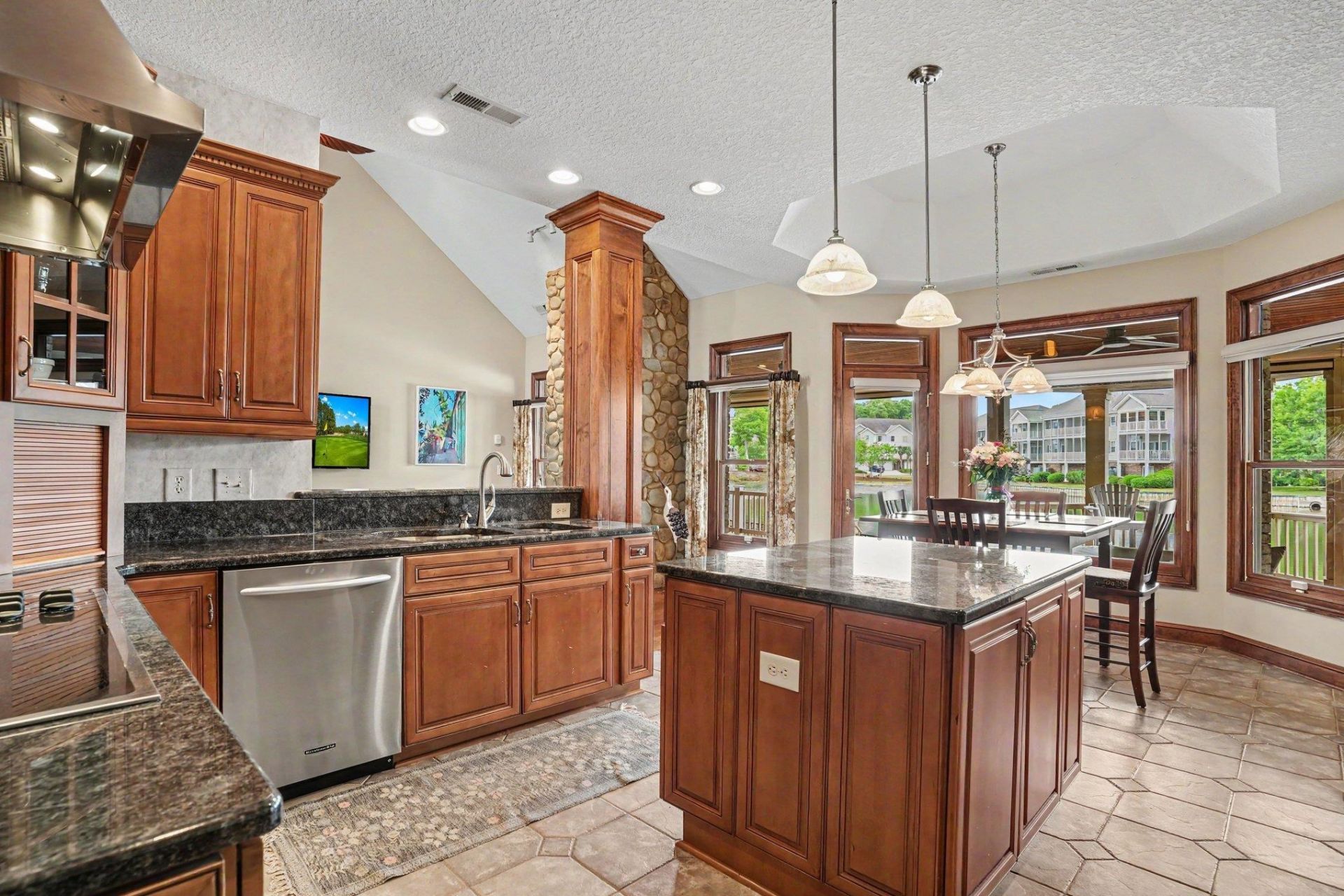 605 Sea Island Way  Photo 15