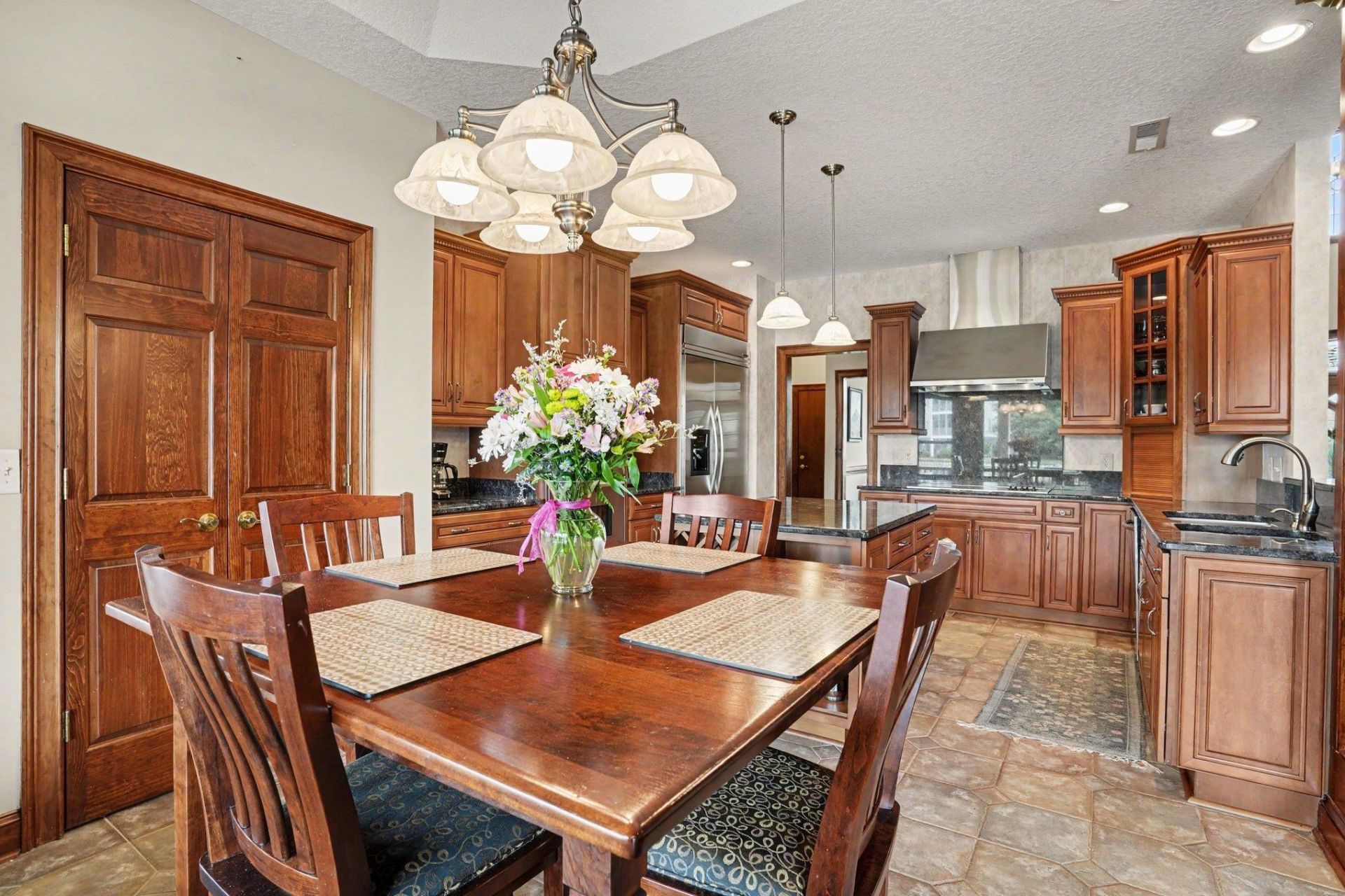 605 Sea Island Way  Photo 17
