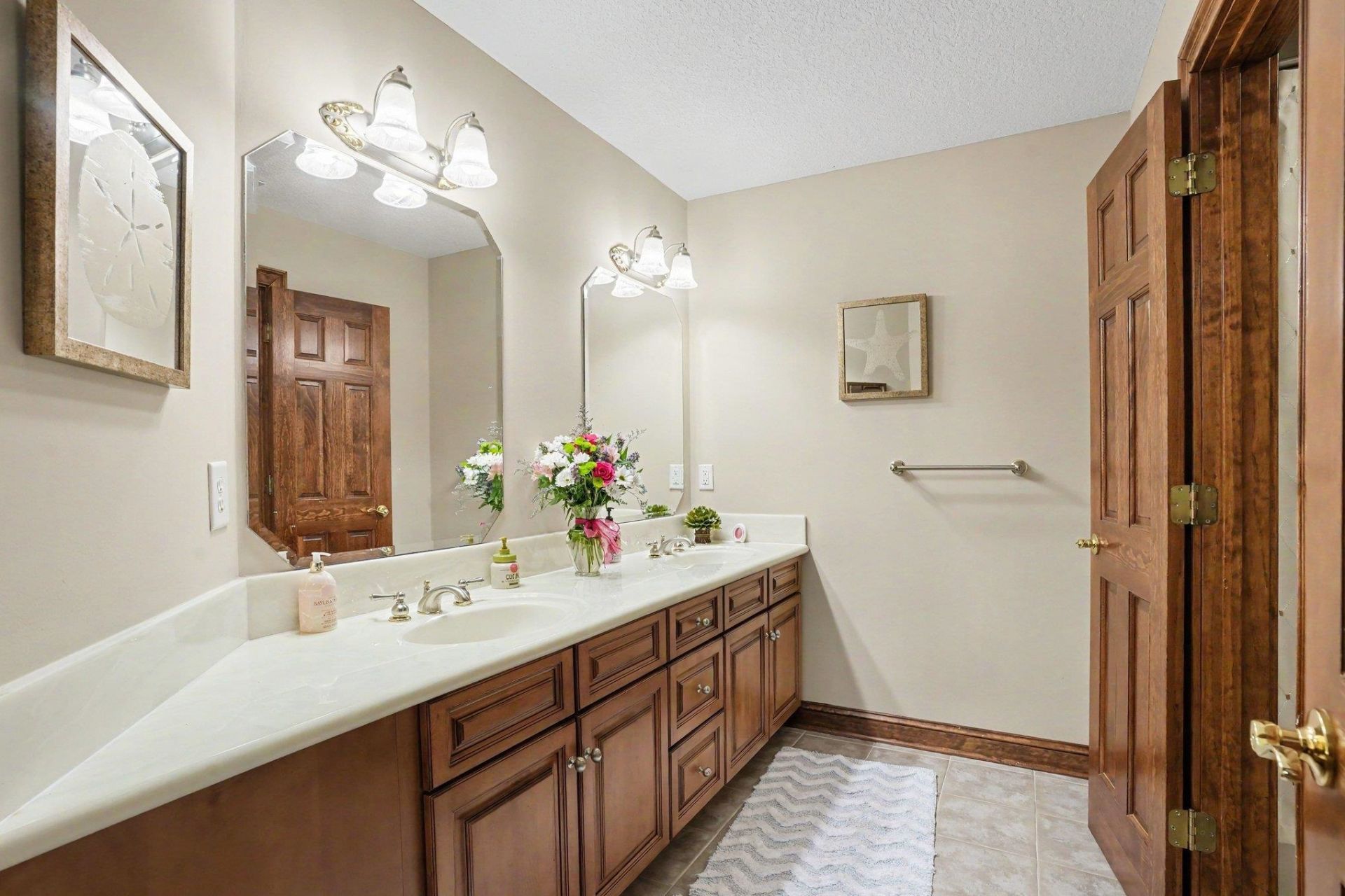 605 Sea Island Way  Photo 34
