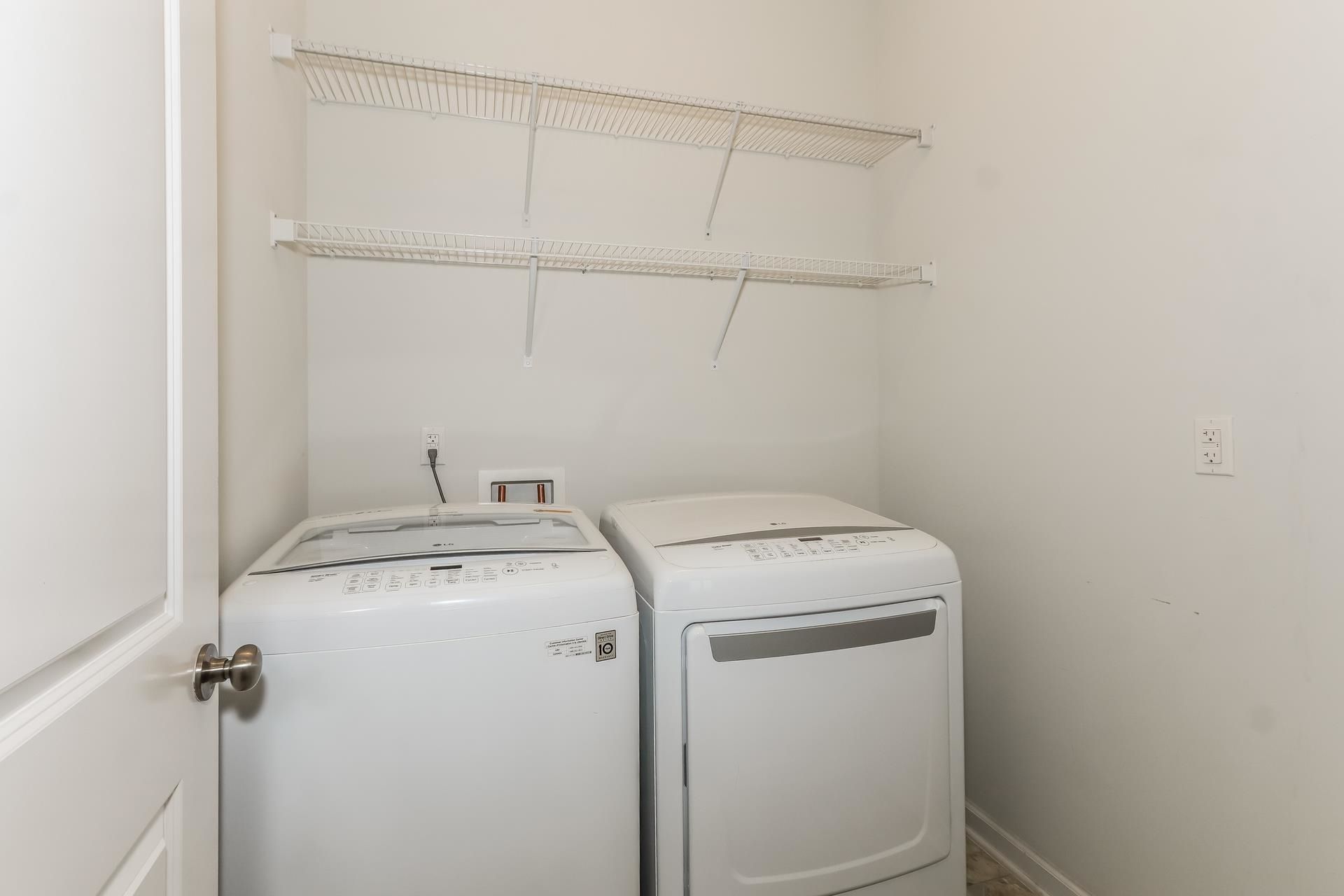 934 Witherbee Way Photo 38