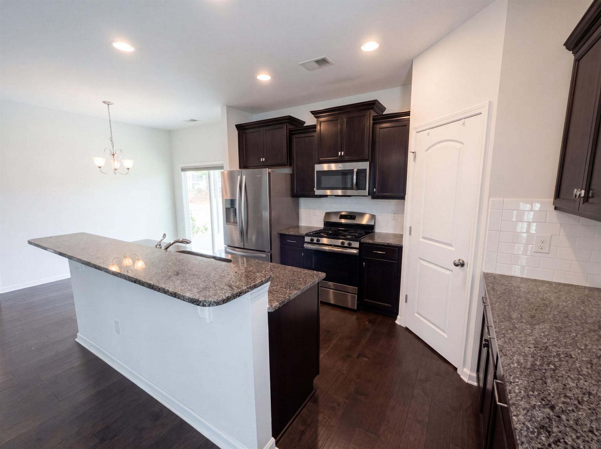 934 Witherbee Way Photo 7