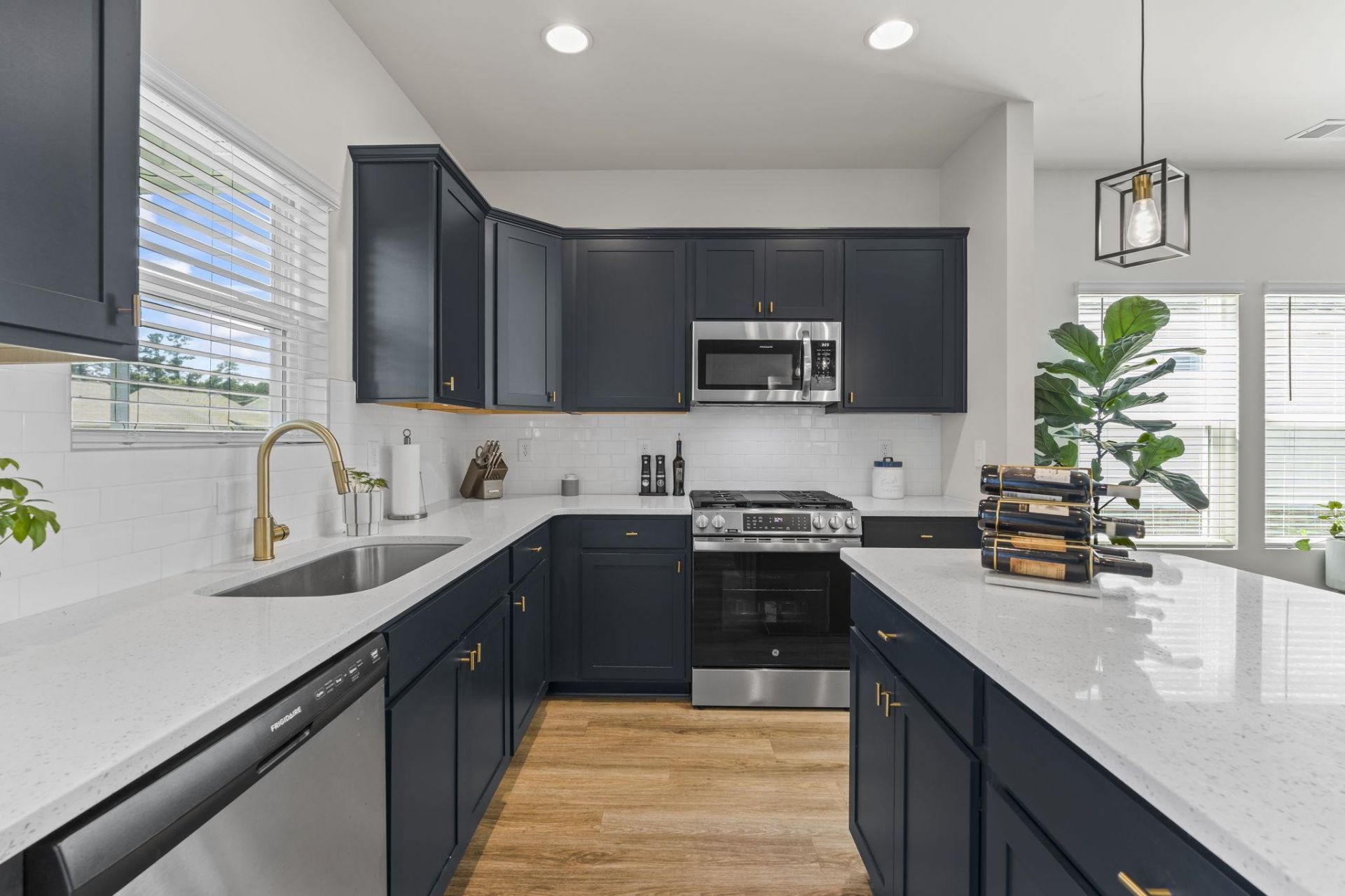 2429 Campton Loop Photo 4