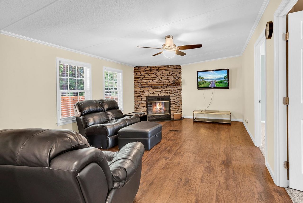 8081 Youngwood Turn  Photo 14