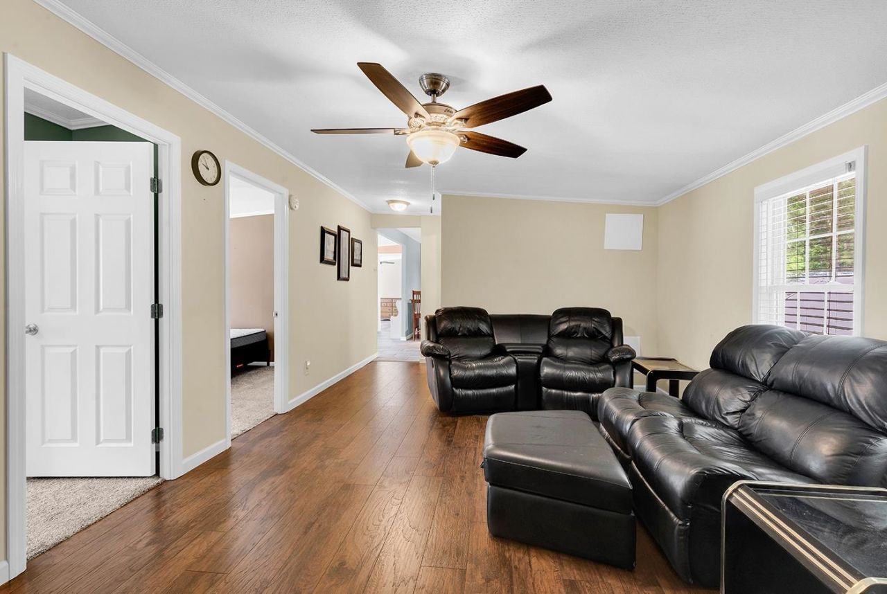 8081 Youngwood Turn  Photo 16