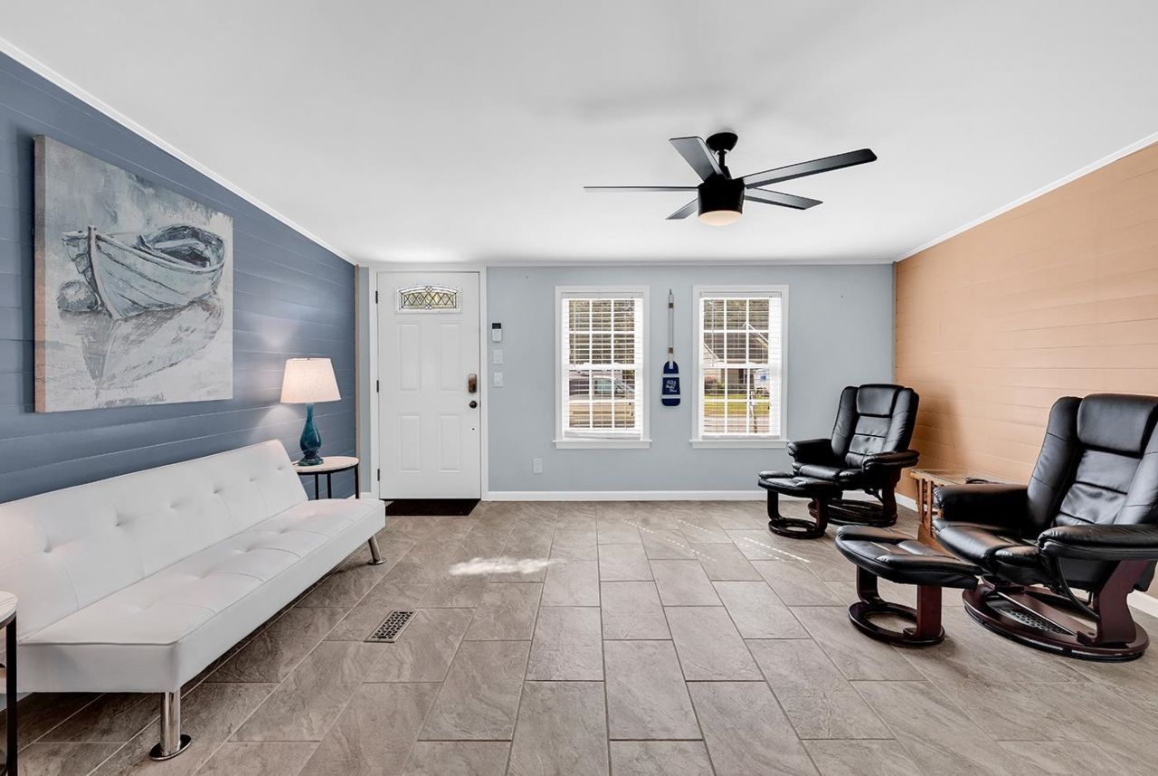 8081 Youngwood Turn  Photo 4