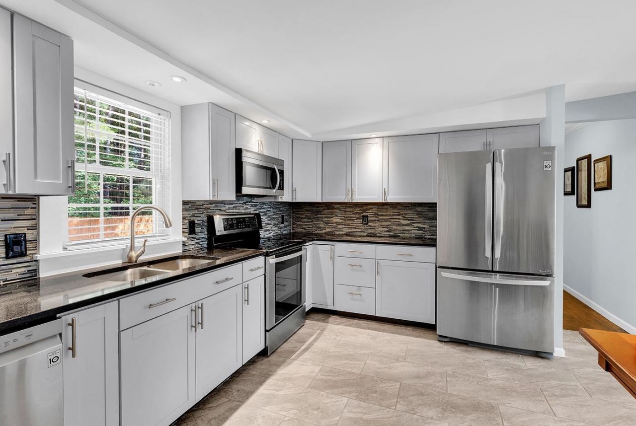 8081 Youngwood Turn  Photo 7