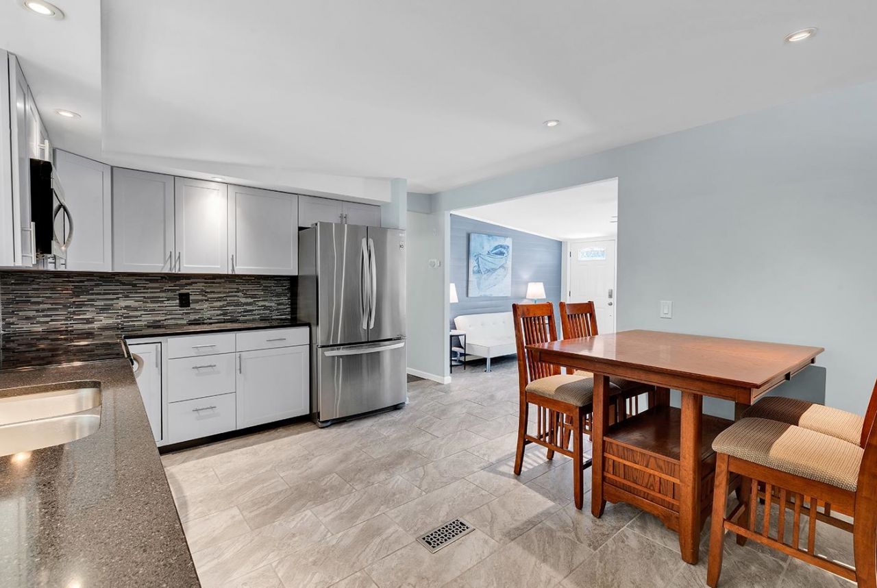 8081 Youngwood Turn  Photo 9