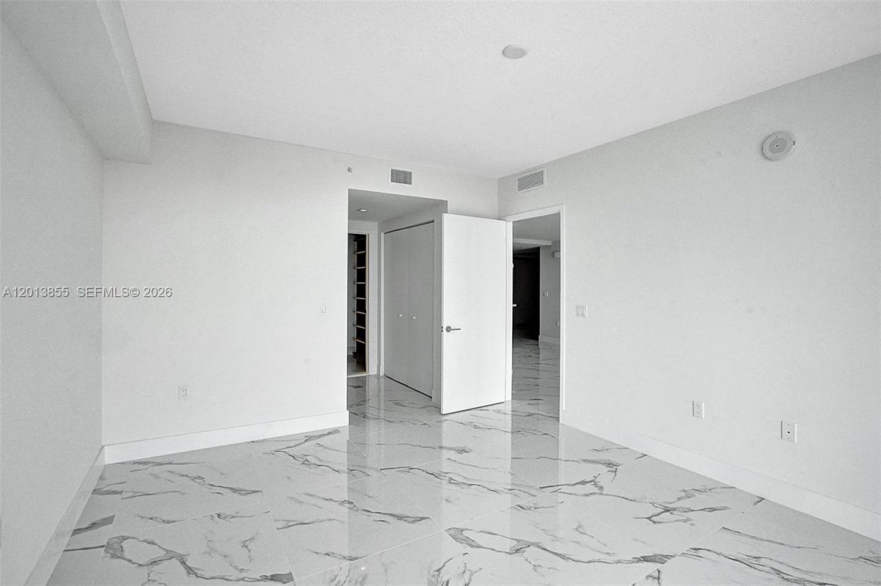 330 Sunny Isles Blvd , Unit 5-2205, Sunny Isles Beach, FL 33160 Photo