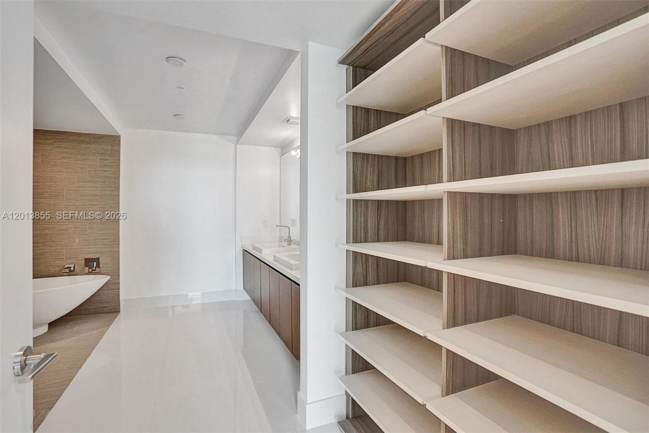 330 Sunny Isles Blvd , Unit 5-2205, Sunny Isles Beach, FL 33160 Photo