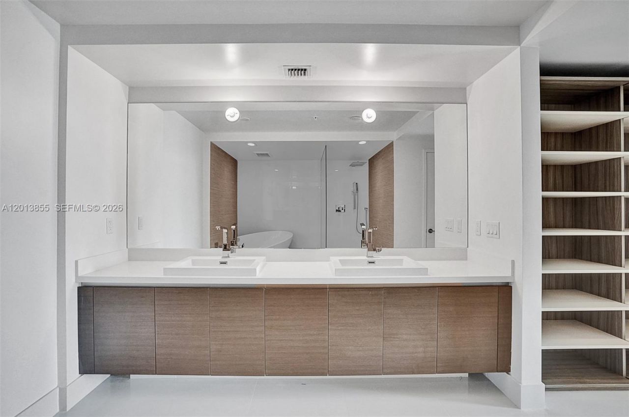 330 Sunny Isles Blvd , Unit 5-2205, Sunny Isles Beach, FL 33160 Photo