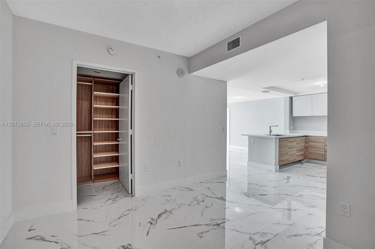 330 Sunny Isles Blvd , Unit 5-2205, Sunny Isles Beach, FL 33160 Photo
