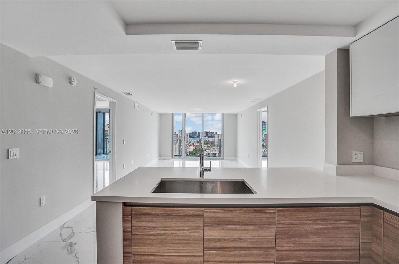 330 Sunny Isles Blvd , Unit 5-2205, Sunny Isles Beach, FL 33160 Photo