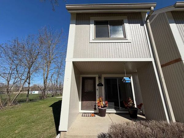 634 Robin Court , Grayslake, IL 60030