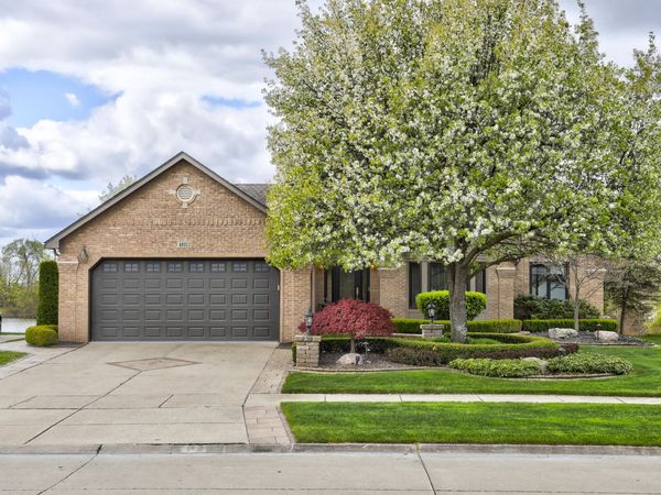 48311 American Elm Drive, Macomb, MI 48044