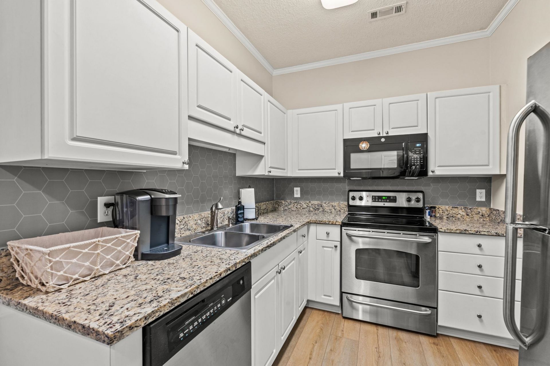 9780 Leyland Dr. Photo 6