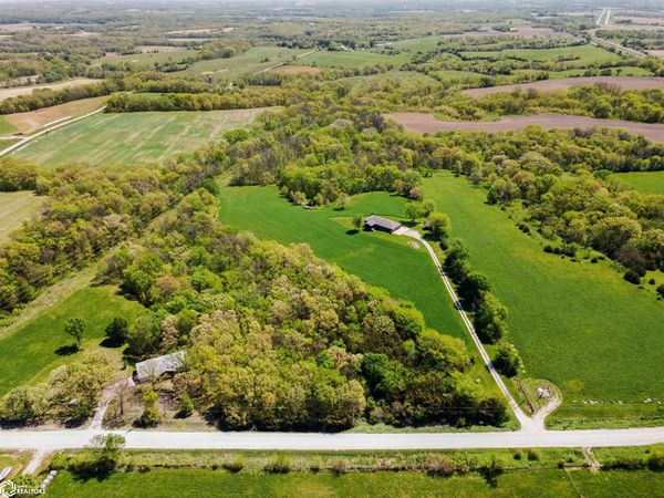 2123 Wintergreen Boulevard, Lockridge, IA 52635