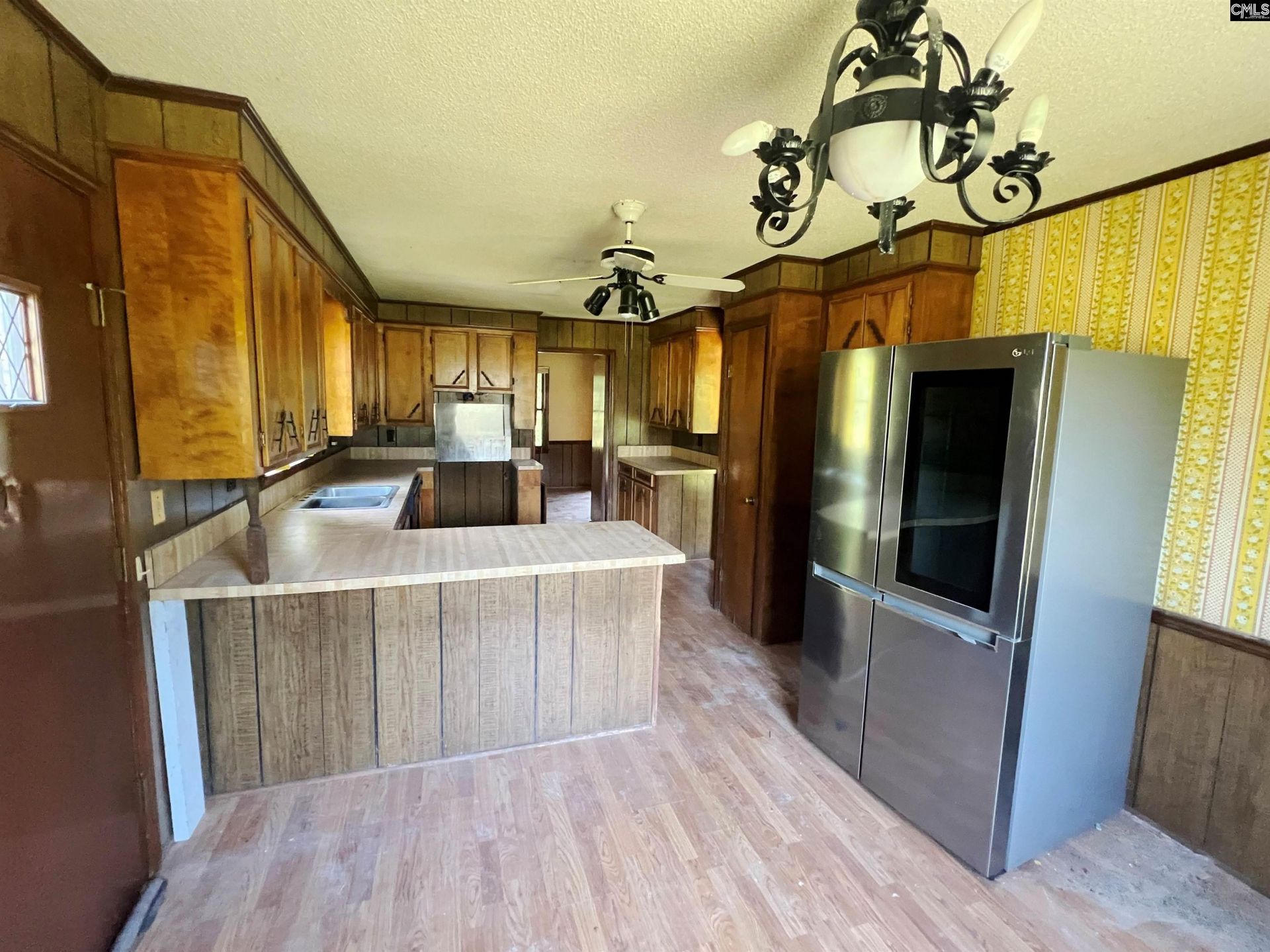 554 Woodland Road  Photo 8