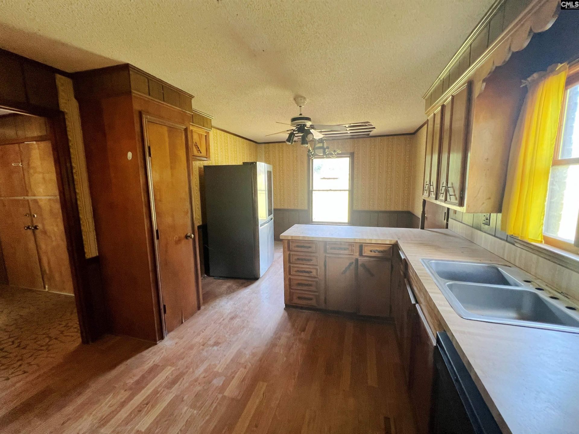 554 Woodland Road  Photo 9