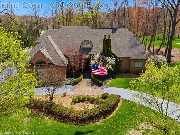7520 Mistwood Drive, White Lake Twp, MI 48383