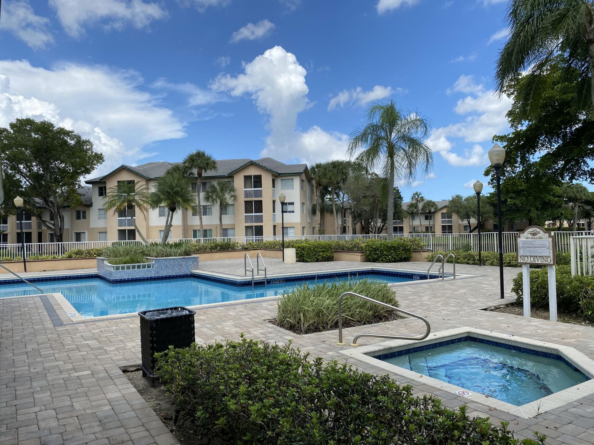 9899 Westview Drive, Unit 527, Coral Springs, FL 33076 Photo