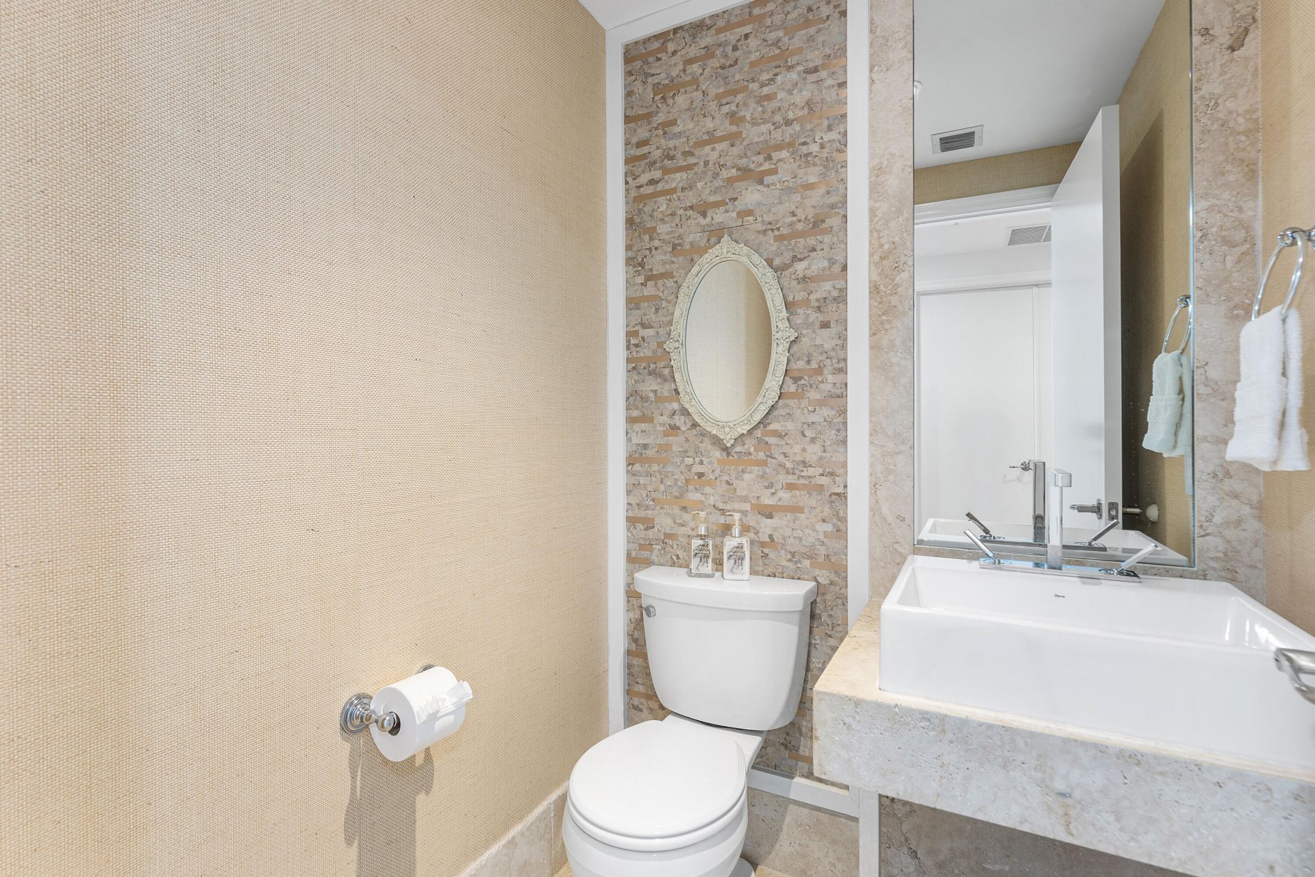 155 S Ocean Avenue, Unit 305, Palm Beach Shores, FL 33404 Photo