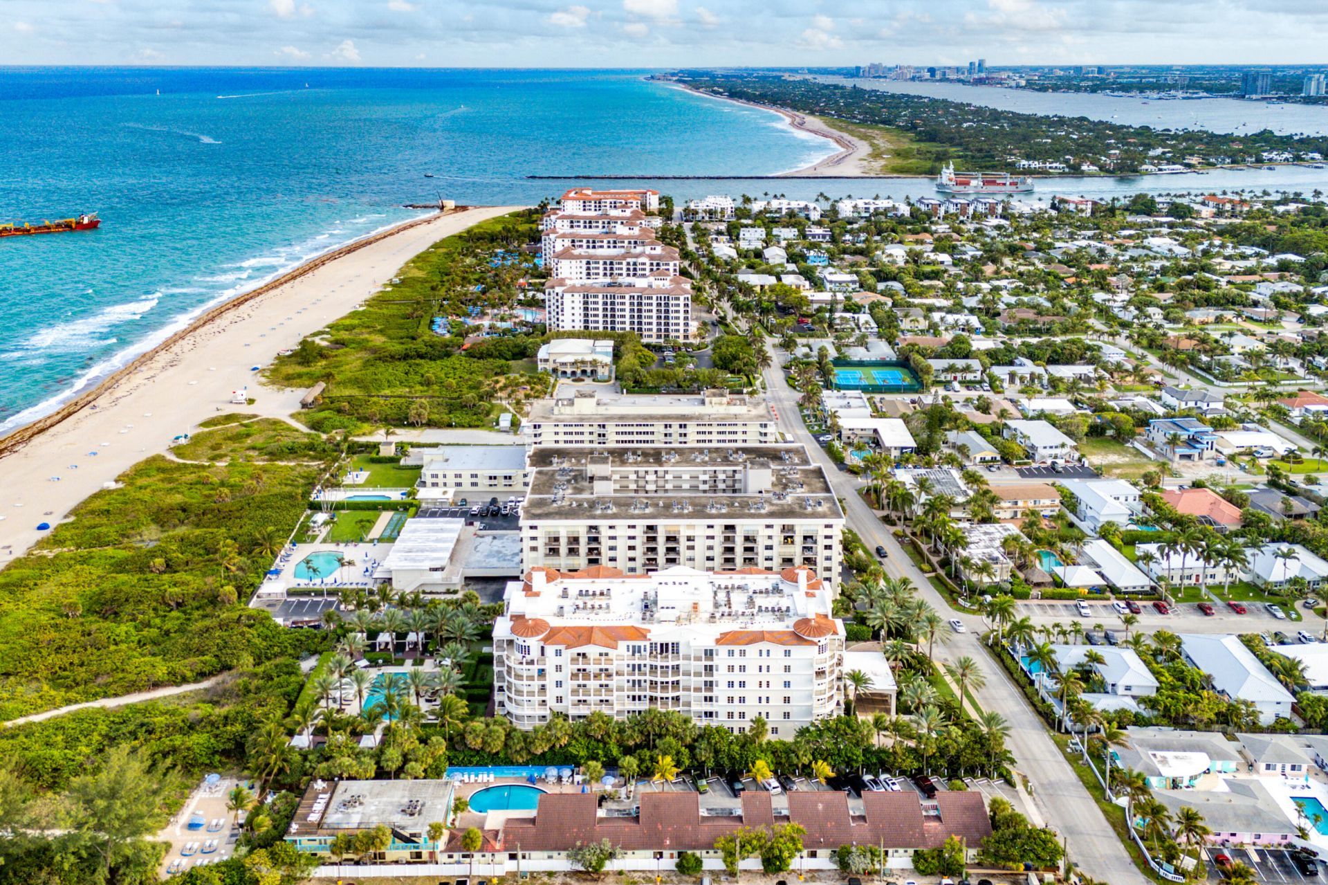 155 S Ocean Avenue, Unit 305, Palm Beach Shores, FL 33404 Photo