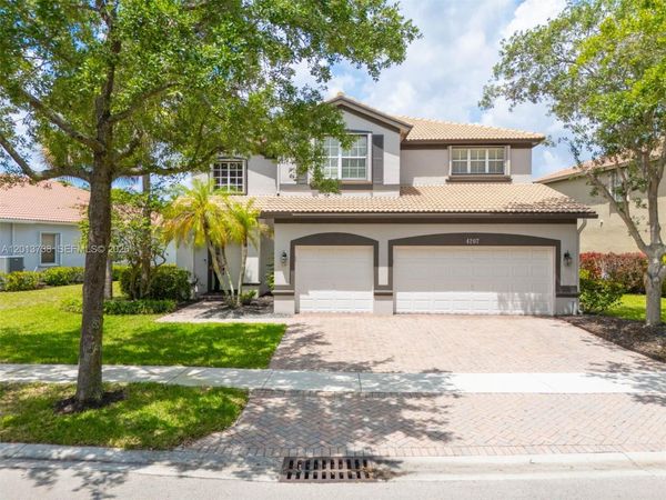 4207 W Whitewater Ave , Weston, FL 33332