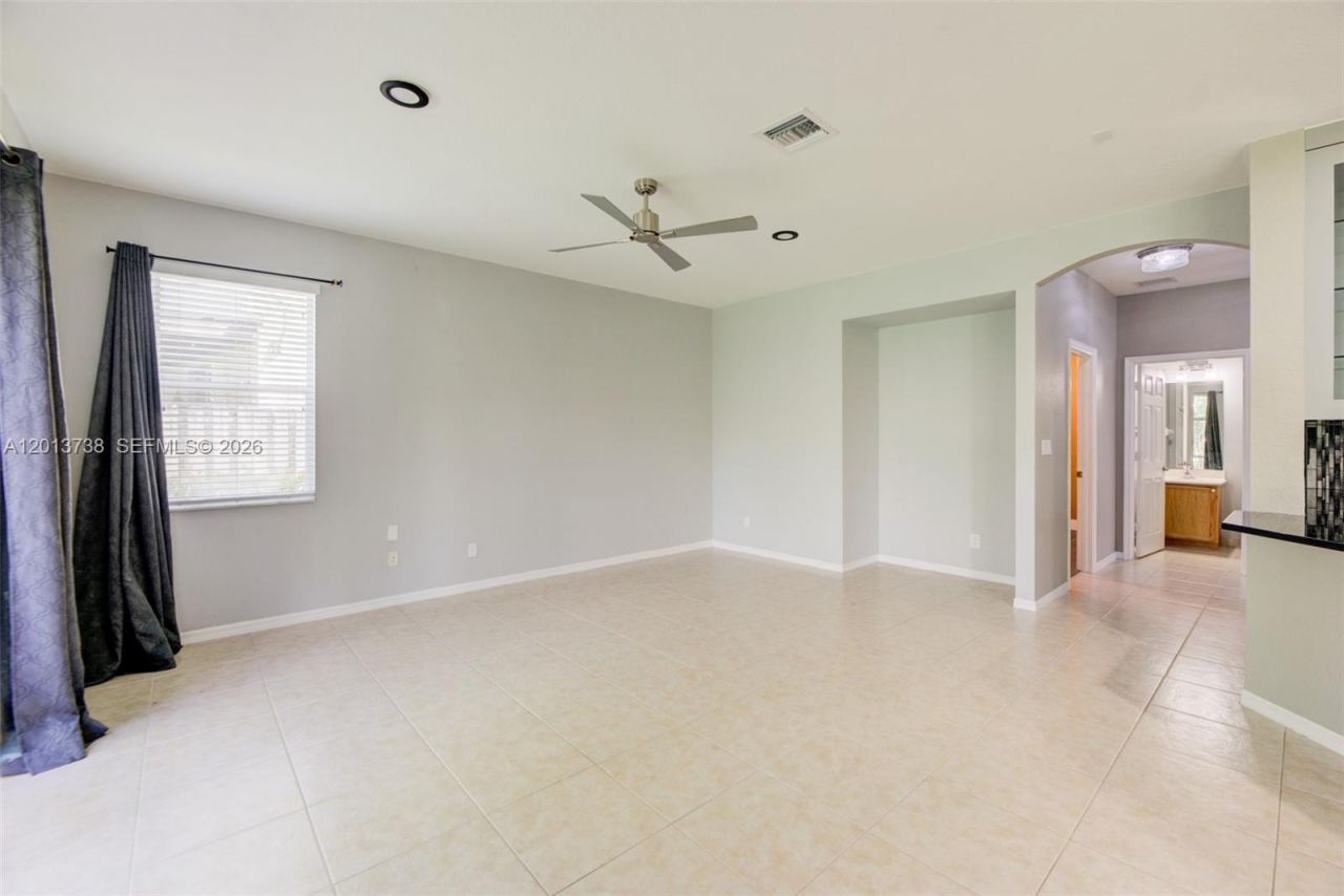4207 W Whitewater Ave , Weston, FL 33332 Photo