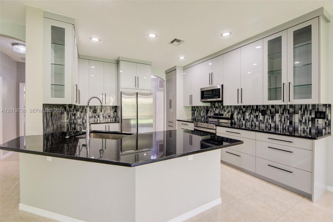 4207 W Whitewater Ave , Weston, FL 33332 Photo