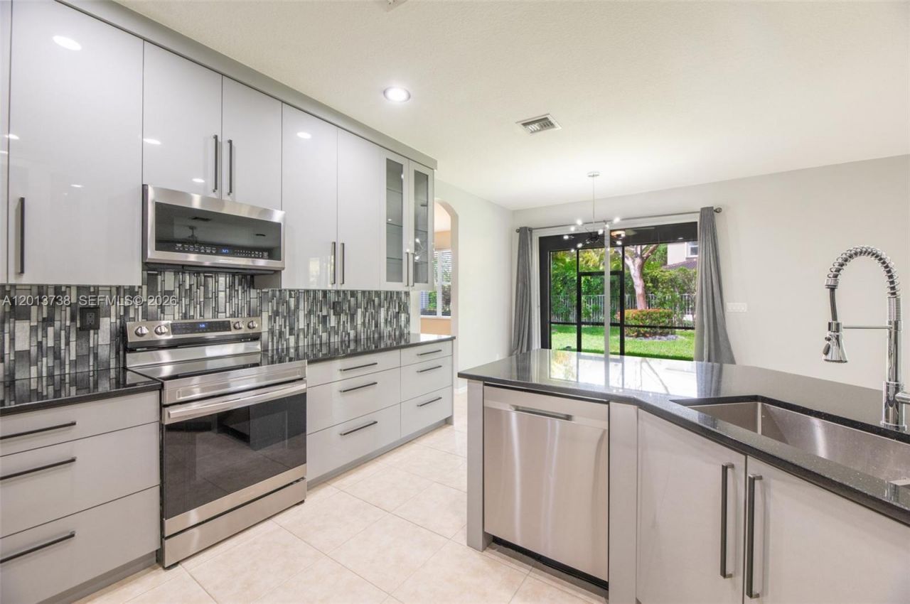 4207 W Whitewater Ave , Weston, FL 33332 Photo