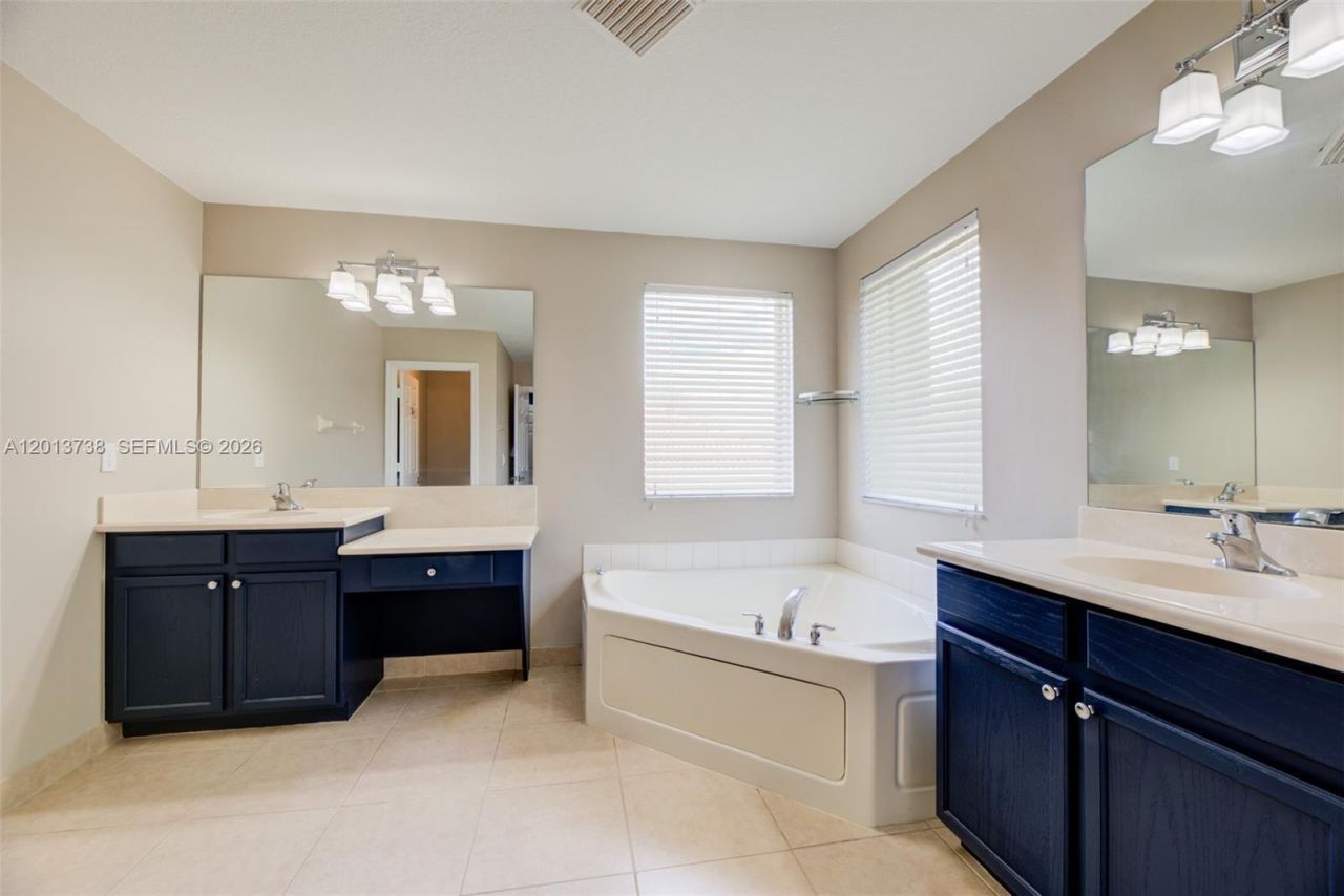 4207 W Whitewater Ave , Weston, FL 33332 Photo