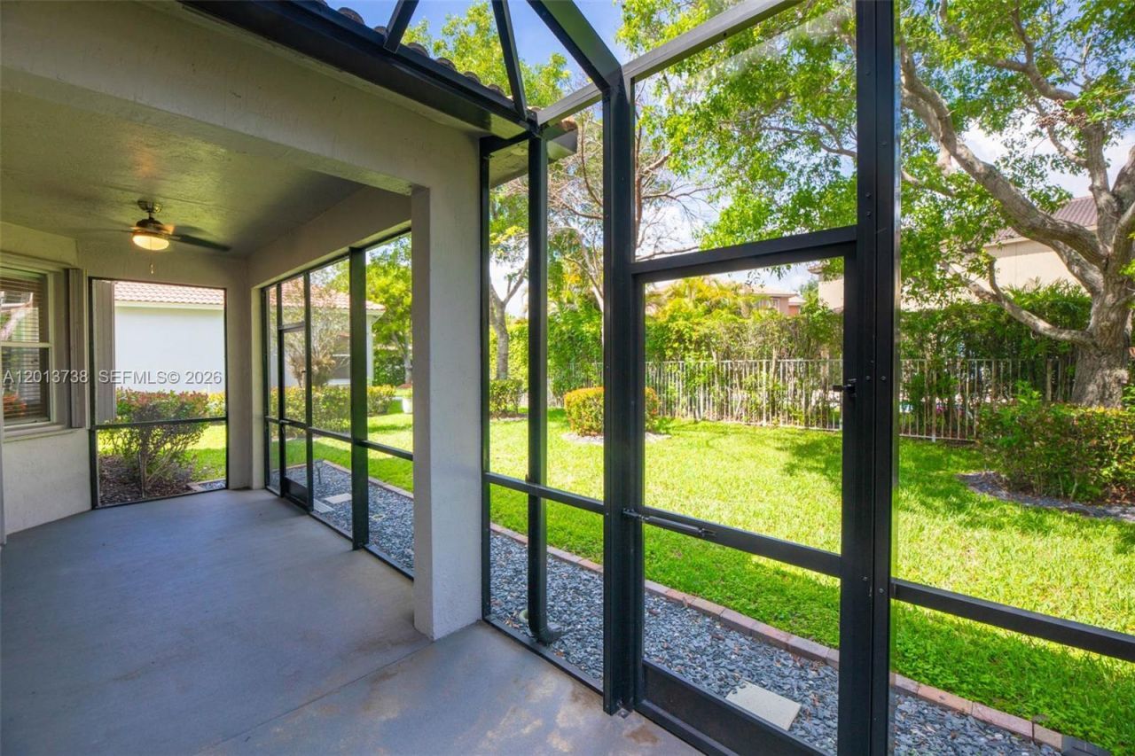 4207 W Whitewater Ave , Weston, FL 33332 Photo